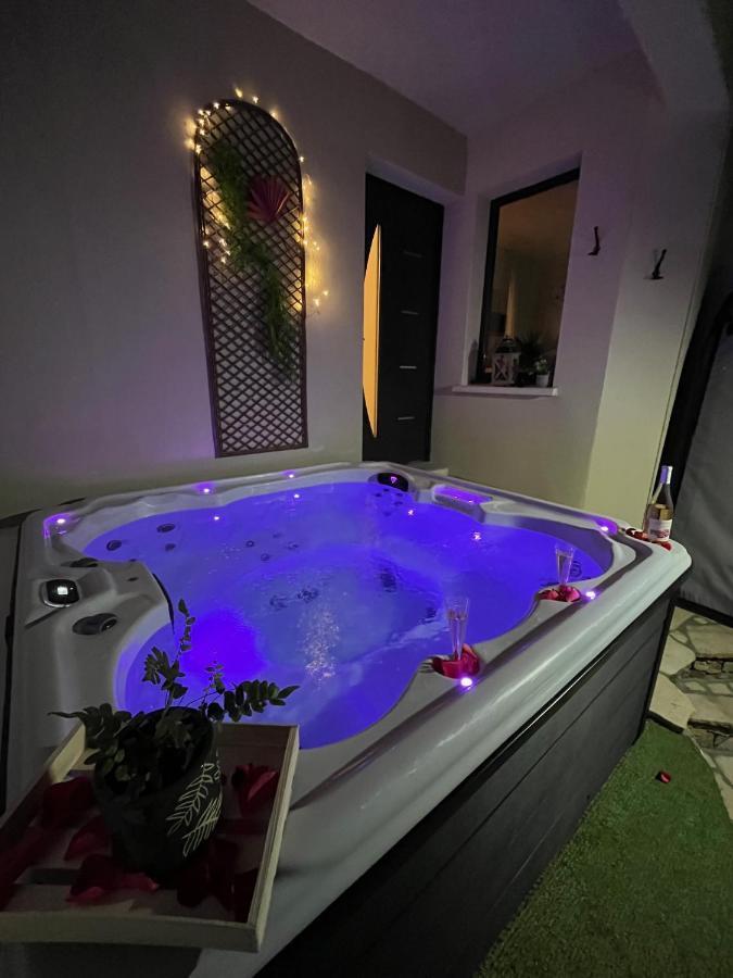 Chambre Au Calme Avec Spa Privatif Gratuit Sud Aveyron Les Palmiers Des Causses Saint-Rome-de-Tarn Esterno foto