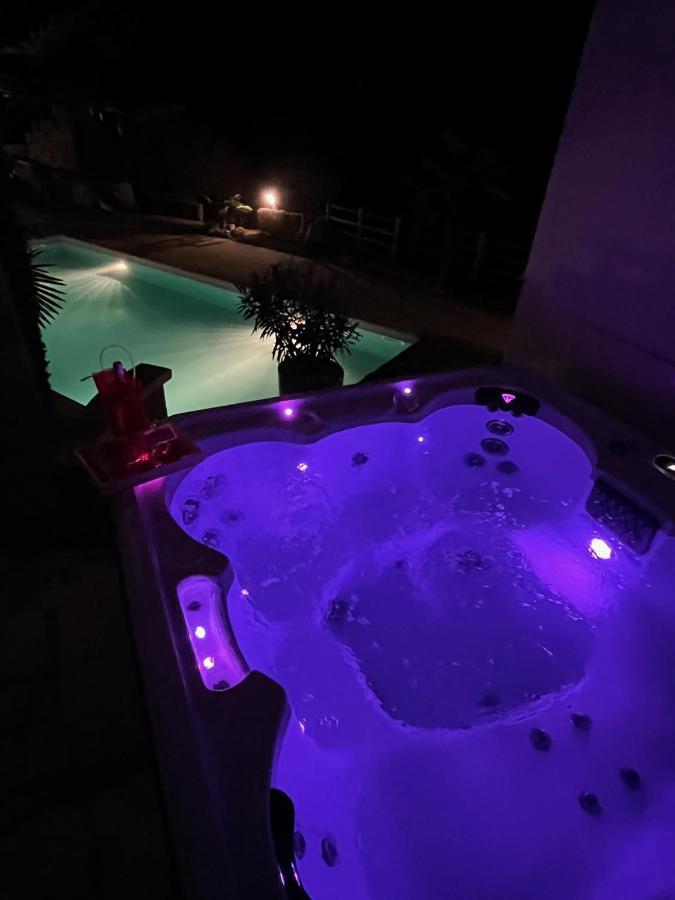 Chambre Au Calme Avec Spa Privatif Gratuit Sud Aveyron Les Palmiers Des Causses Saint-Rome-de-Tarn Esterno foto
